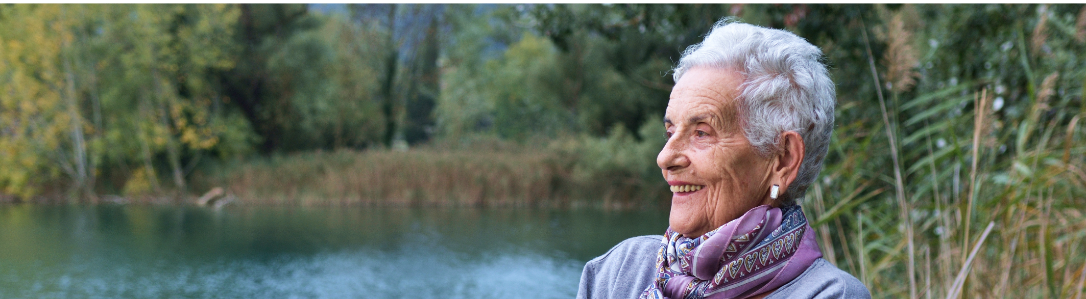 Mujer anciana sonriendo