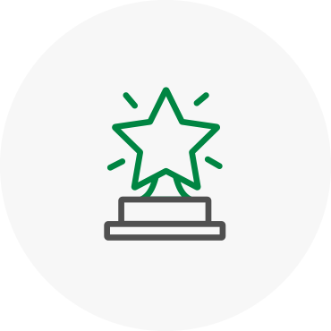 Icono de trofeo estrella verde