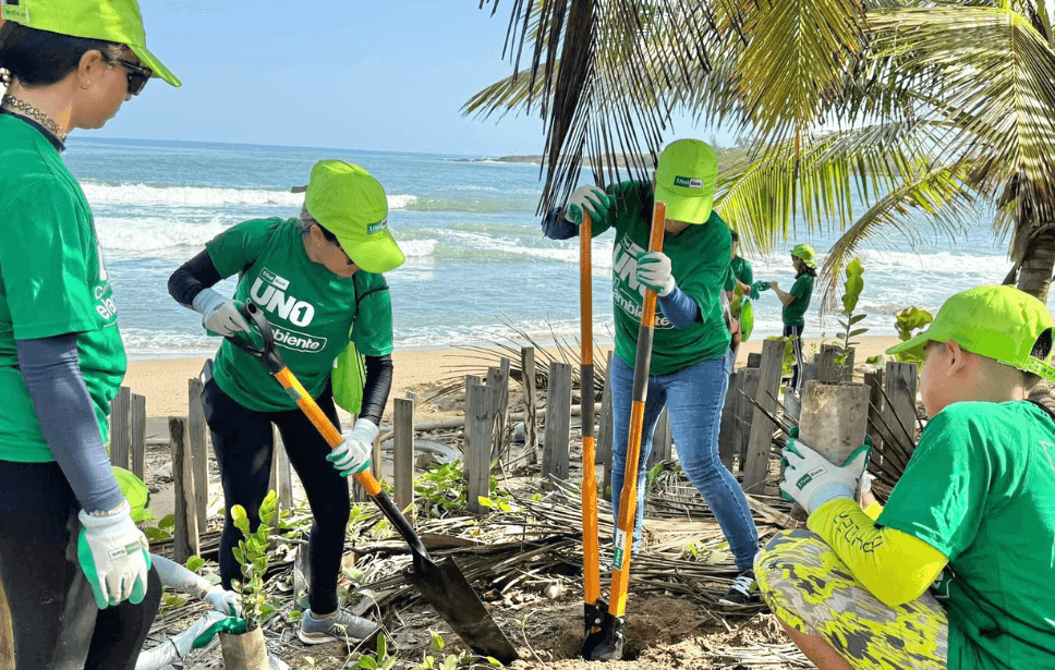 FirstBank Promotes Tree Planting in Humacao to Mitigate Coastal Erosion