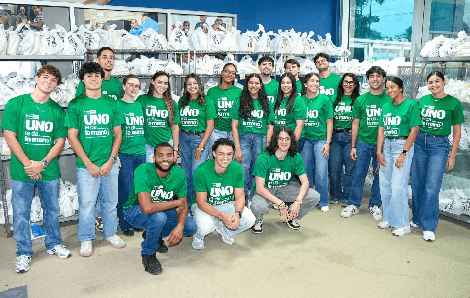 FirstBank promueve el voluntariado de sus interns en alianza con El Comedor de la Kennedy
